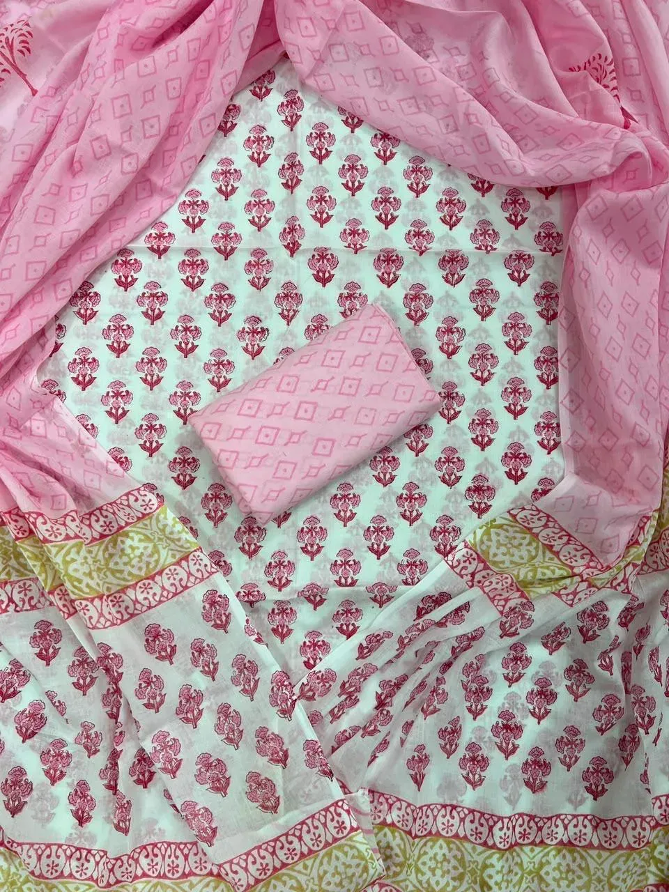Cotton Suit · गुलाबी धुंध