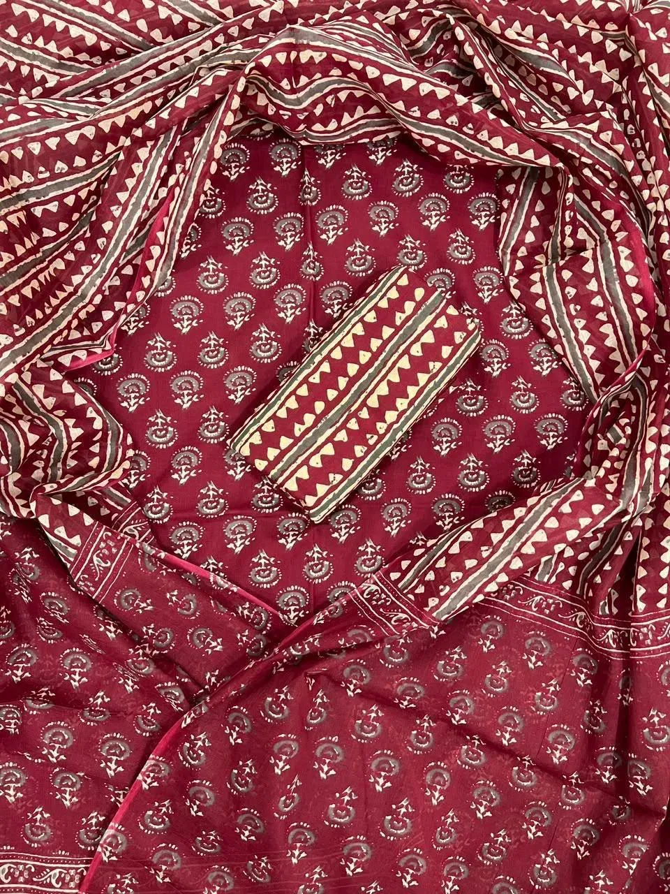 Cotton Suit · अनार
