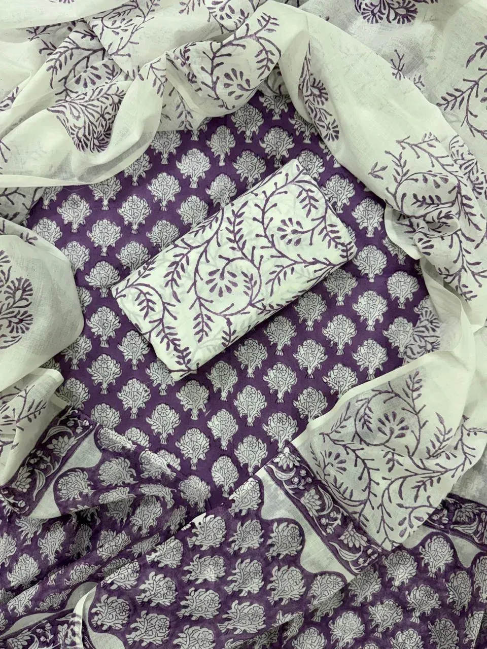 Cotton Suit · बैंगनी बूटी
